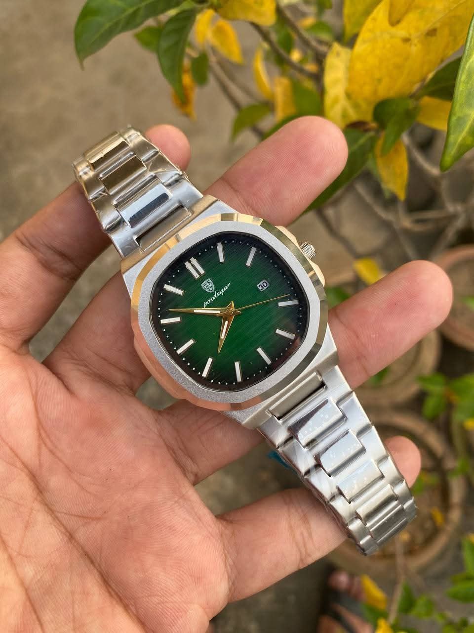 Poedagar 613 Luxury Stainless Steel Strap Watch (Green Dial)